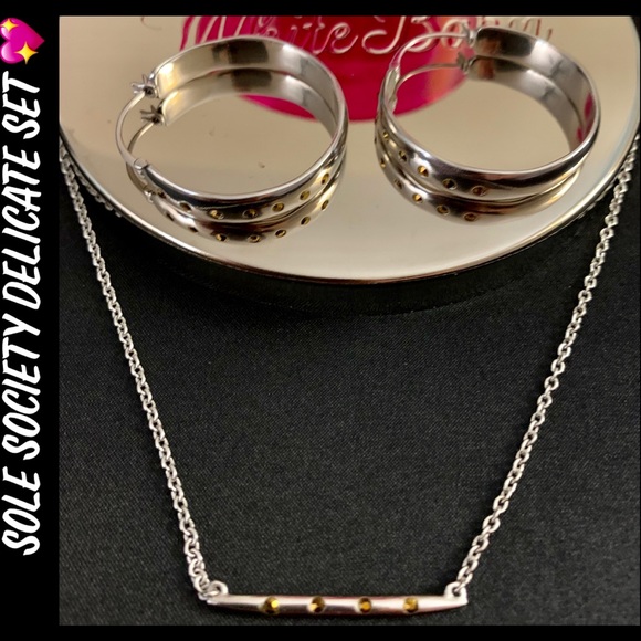 FABULOUS SET EARRINGS & NECKLACE SOLE SOCIETY - Picture 2 of 8